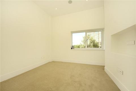 2 bedroom apartment to rent, Manhattan House, West Gate, Ealing, W5