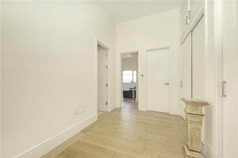 2 bedroom apartment to rent, Manhattan House, West Gate, Ealing, W5