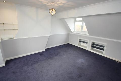 1 bedroom flat to rent, Old Woking Road, W Byfleet, KT14 6LG