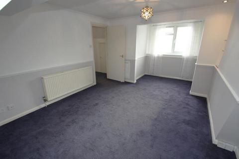 1 bedroom flat to rent, Old Woking Road, W Byfleet, KT14 6LG