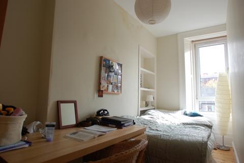4 bedroom flat to rent, Angle Park Terrace, Edinburgh, EH11