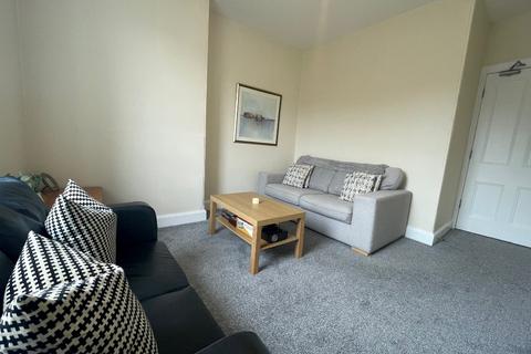 4 bedroom flat to rent, Angle Park Terrace, Edinburgh, EH11