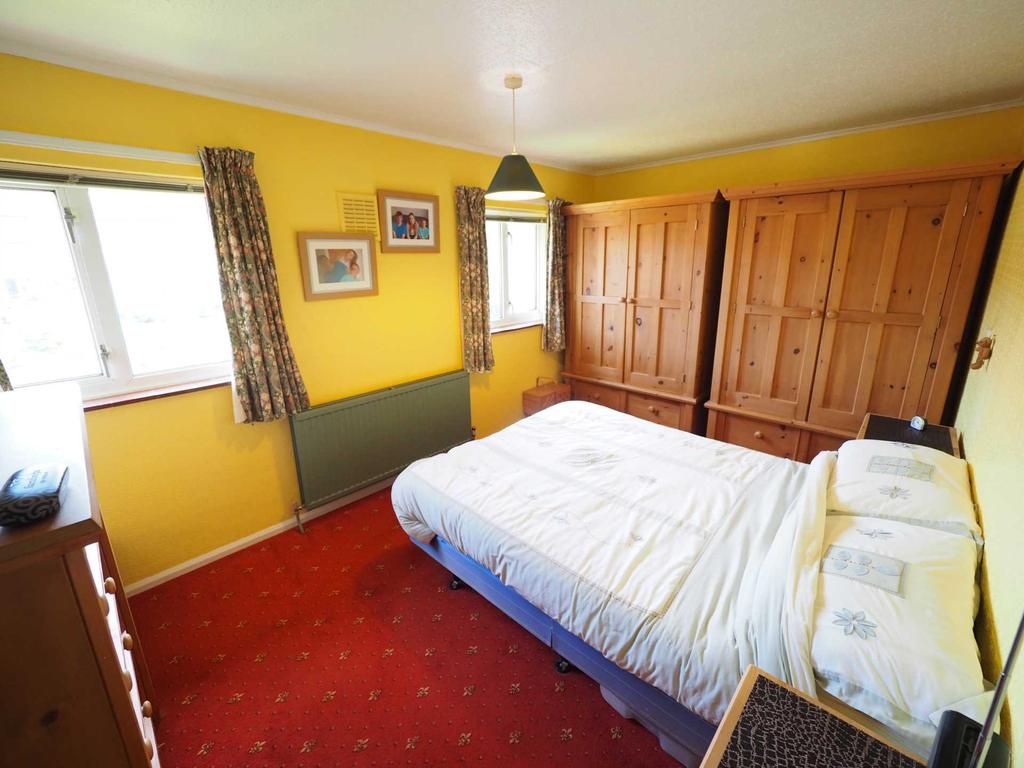 The Meadows, Lewes 2 bed semidetached house £340,000