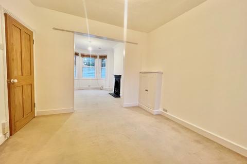 3 bedroom terraced house to rent, Addiscombe Court Road, East Croydon