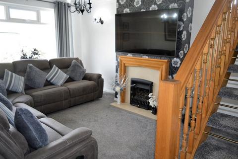 3 bedroom bungalow to rent, Broughton Avenue, Lowton
