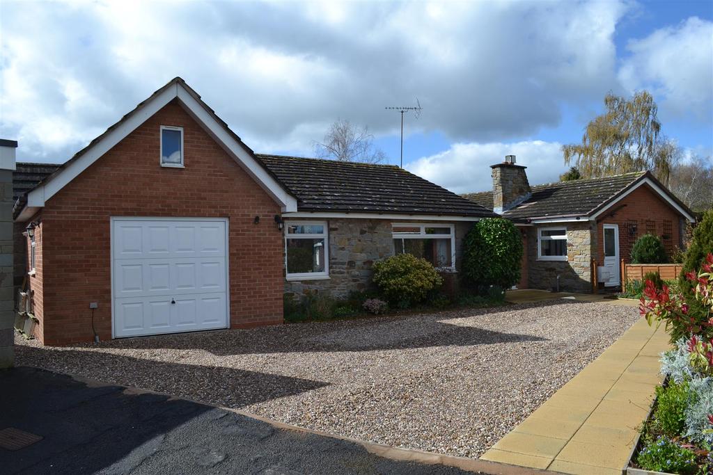 Brockington Road, Bodenham, Herefordshire 5 bed detached bungalow £