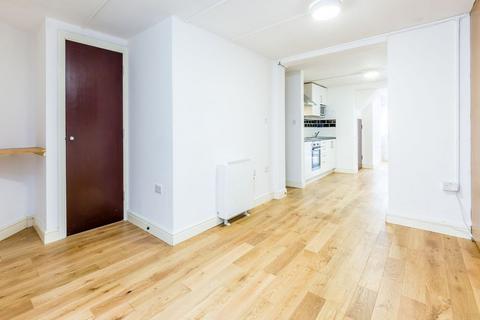 Studio to rent, N16