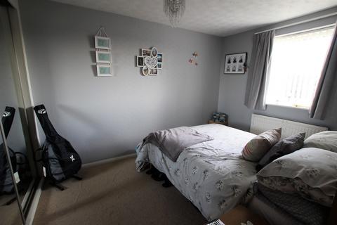 1 bedroom ground floor flat to rent, Ferry Road, Southsea PO4