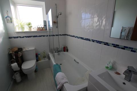 1 bedroom ground floor flat to rent, Ferry Road, Southsea PO4