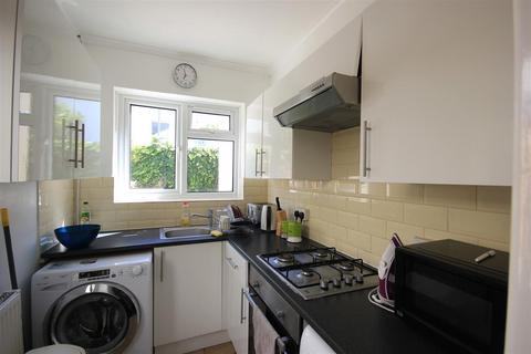 2 bedroom apartment to rent, Westbourne Gardens, Brighton