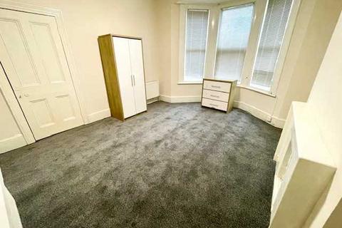 2 bedroom apartment to rent, Westbourne Gardens, Brighton