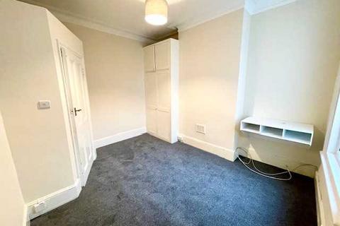 2 bedroom apartment to rent, Westbourne Gardens, Brighton