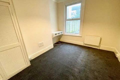 2 bedroom apartment to rent, Westbourne Gardens, Brighton