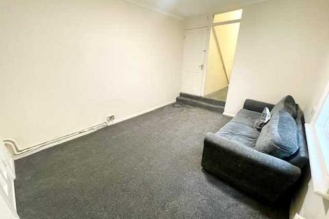 2 bedroom apartment to rent, Westbourne Gardens, Brighton