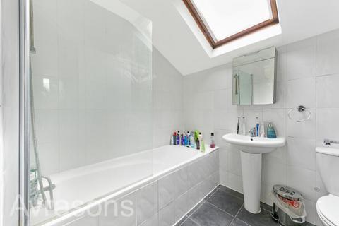 3 bedroom flat to rent, CREWDSON ROAD, OVAL