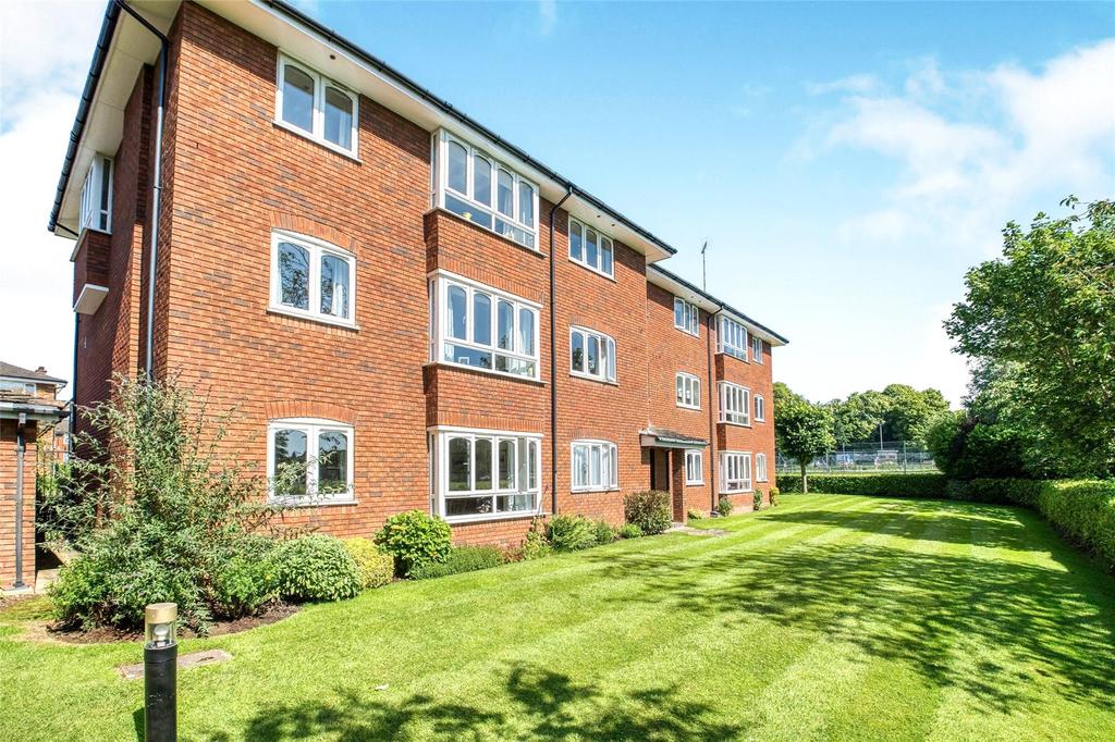 Queens Court, Solihull, West Midlands, B91 2 bed apartment £300,000