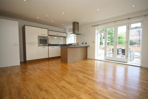 2 bedroom apartment to rent, Crown Lane Maidenhead Berkshire