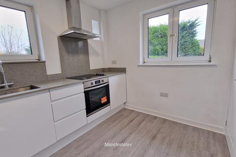 2 bedroom flat to rent, Vernon Crescent, East Bartnet, EN4