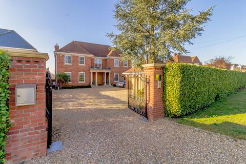 5 bedroom detached house for sale - The Drive, Ickenham, Middlesex UB10