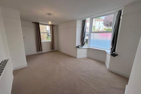 2 bedroom ground floor maisonette to rent, Ground Floor Flat, Frogmore Avenue, Sketty, Swansea. SA2 9DJ