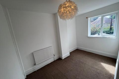 2 bedroom ground floor maisonette to rent, Ground Floor Flat, Frogmore Avenue, Sketty, Swansea. SA2 9DJ