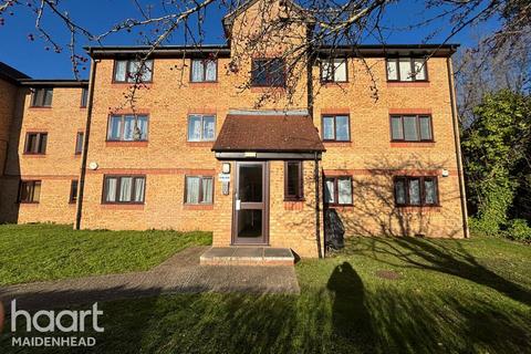 1 bedroom apartment to rent, Walpole Road, Slough