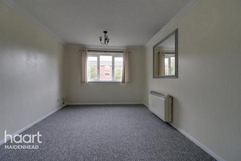 1 bedroom apartment to rent, Walpole Road, Slough