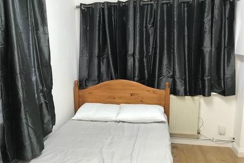 Studio to rent, West End Road, SOUTH RUISLIP, Middlesex, HA4