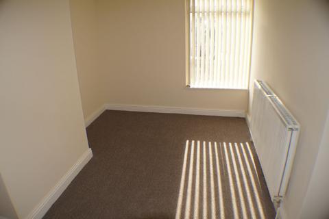 2 bedroom terraced house to rent, Derby Street, Bradford, BD7