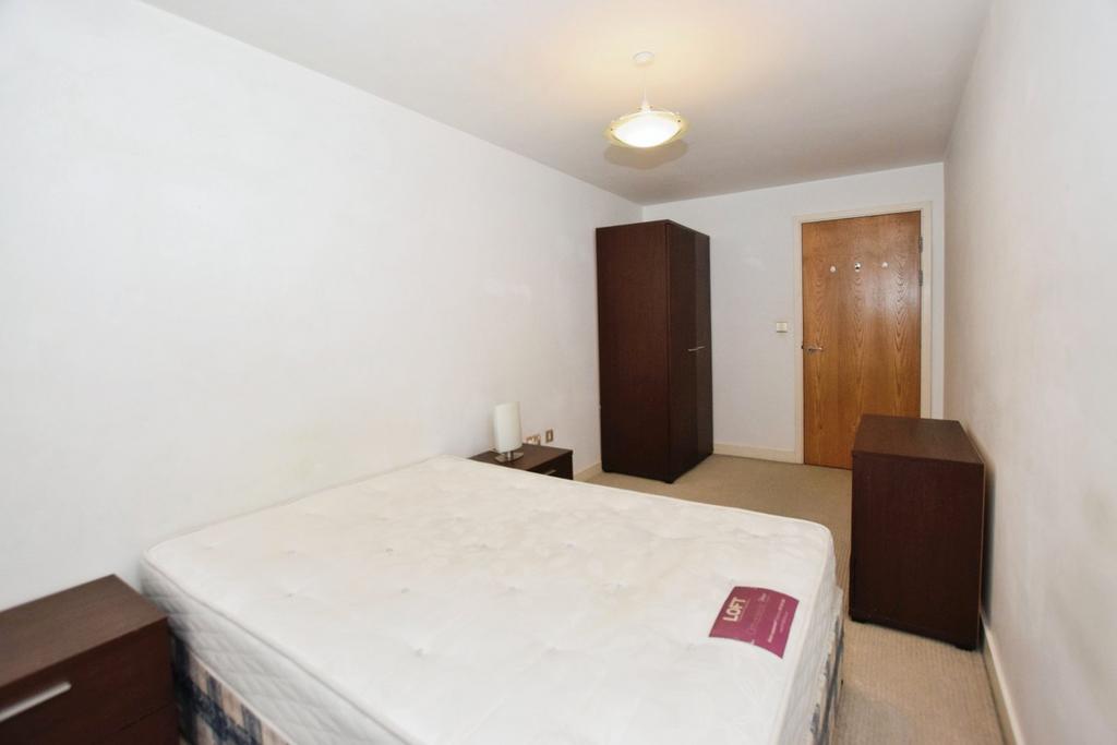 Apartment in Manchester, City Centre - View 5