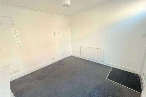 2 bedroom terraced house to rent, Ewart Road, Forest Fields, Nottingham, NG7 6HF