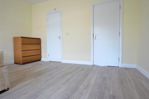 Property to rent, Summers Lane, Finchley N12