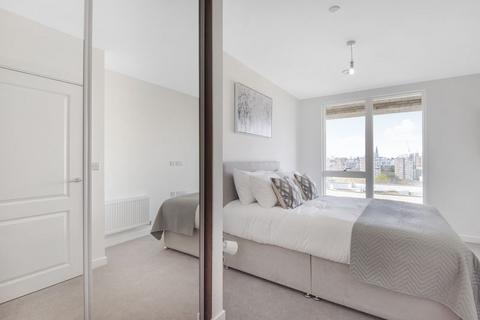 2 bedroom apartment to rent, Langdon Park, London E14