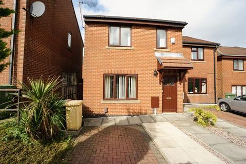 2 bedroom semi-detached house to rent, Pembroke Close, Horwich