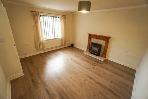 2 bedroom semi-detached house to rent, Pembroke Close, Horwich