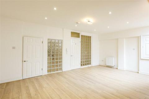 3 bedroom flat to rent, Hornsey Road, Archway, N19