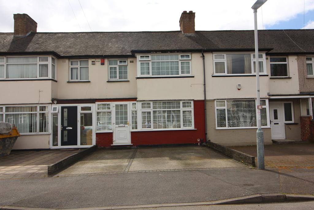 Waltham Avenue, Hayes 3 bed terraced house £450,000