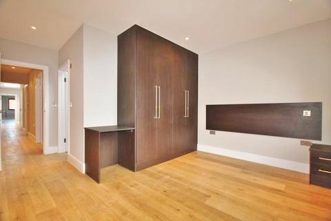 2 bedroom apartment to rent, Essex Place, London, W4