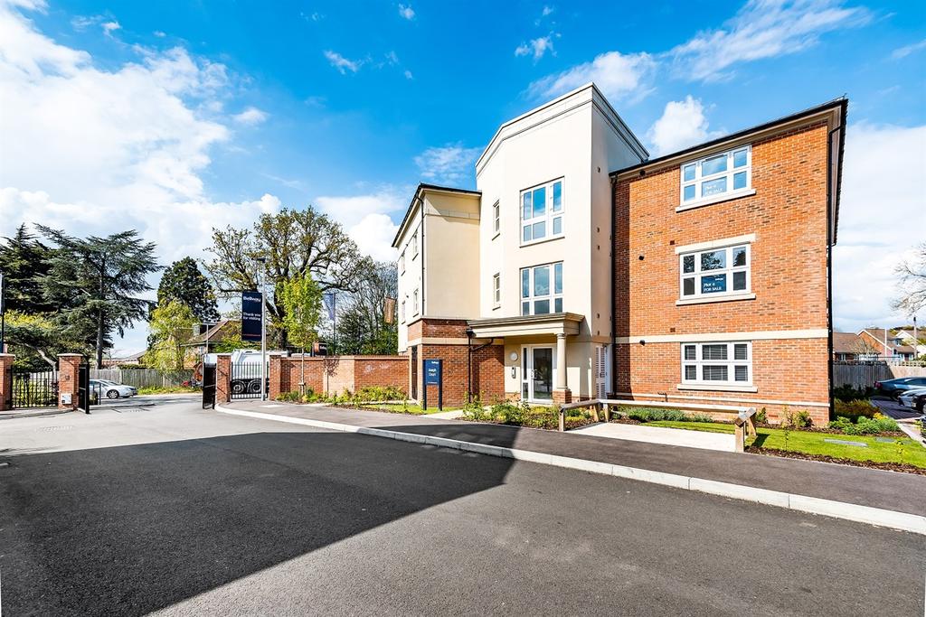 Old Forest Road, Winnersh, Wokingham, RG41 2 bed apartment £297,500