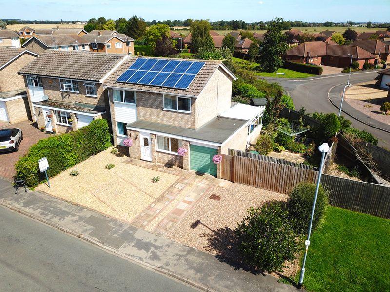 Stephenson Way, Bourne 3 bed detached house £265,000