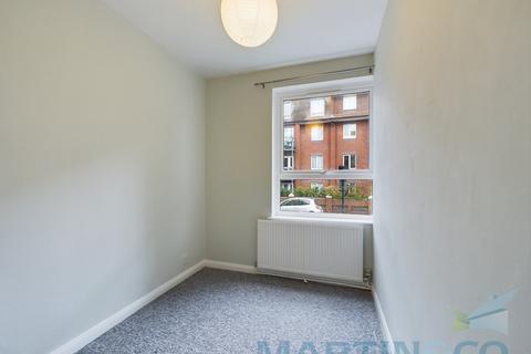 2 bedroom flat to rent, York Avenue,Hove