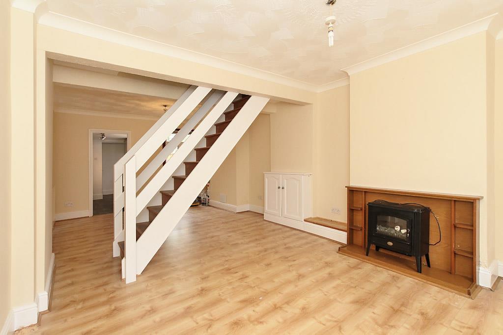 Shakespeare Road, Sittingbourne 2 bed terraced house £800 pcm (£185 pw)