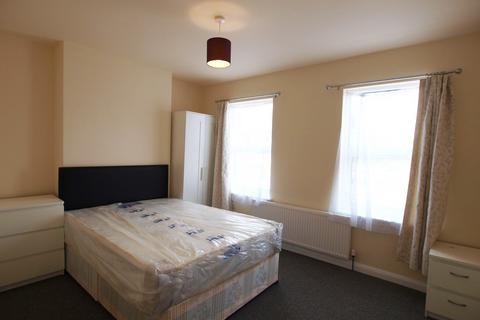 3 bedroom house to rent, Poynton Road, Seven Sisters, N17