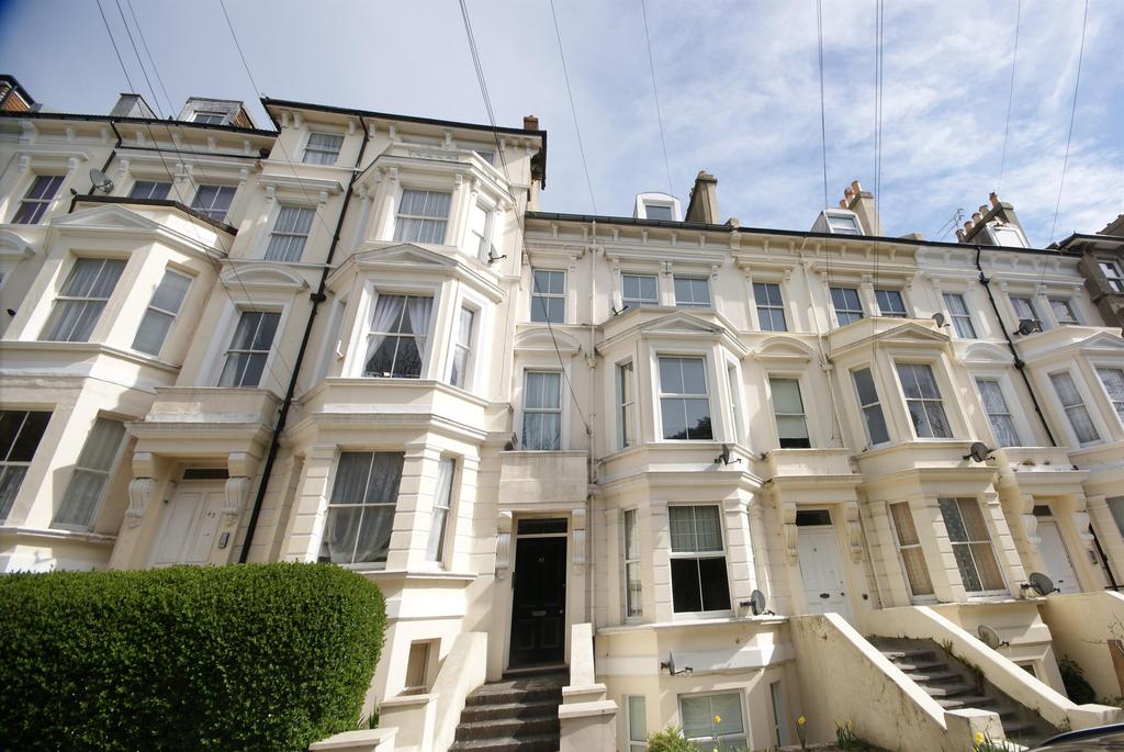 Kenilworth Road, St Leonards On Sea, East Sussex, TN38 0LJ 2 bed flat