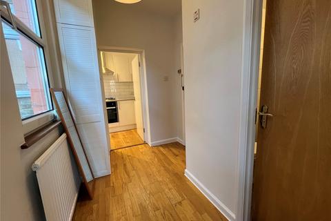 Studio to rent, Hardwicke Road, Palmers Green, London, N13