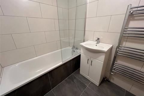 Studio to rent, Hardwicke Road, Palmers Green, London, N13