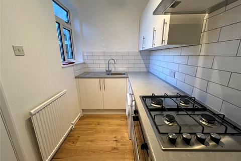 Studio to rent, Hardwicke Road, Palmers Green, London, N13