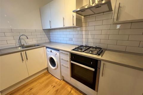 Studio to rent, Hardwicke Road, Palmers Green, London, N13