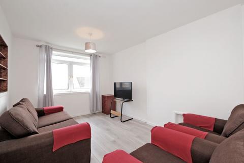3 bedroom flat to rent, Cornhill