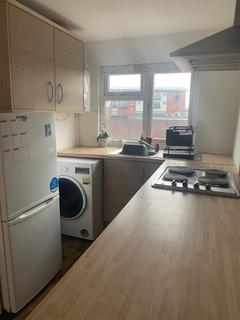 1 bedroom flat to rent, Stotfold Road, Warstock